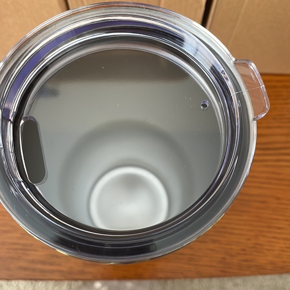 Travers 30oz Camo Tumbler - Picture 3 of 5